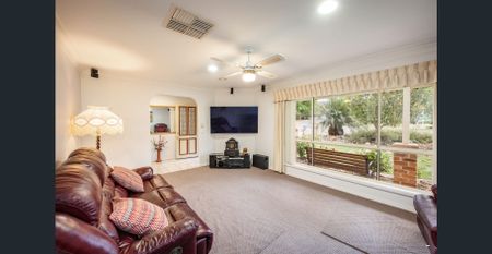 Beautiful 3 Bedroom Home in Norris Park Estate - Photo 2