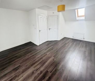 4 bedroom terraced house to rent - Photo 3