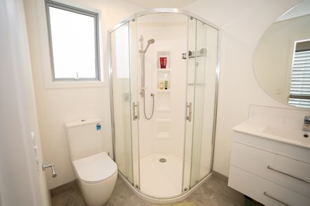 Modern Comfort one bedroom house in a Prime Glen Innes Location - Photo 4