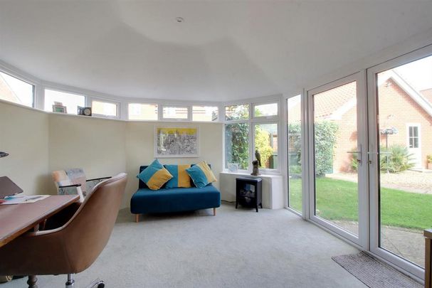 4 bedroom detached house to rent - Photo 1