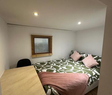 3 bedroom apartment to rent - Photo 3