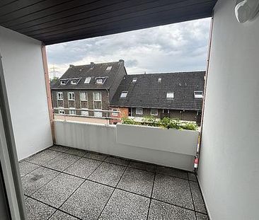 Helle Dachgeschosswohnung mit Balkon, ca. 62,41 m² in Dortmund-Mart... - Foto 3