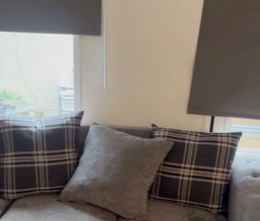 Studio Flat, Burdiehouse Rd, EH17 - Photo 2