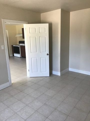 For Lease - 3430 Lakeshore Boulevard Unit# 3, Toronto, Ontario - Photo 2