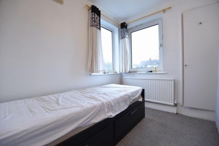 4 bedroom house to rent - Photo 3