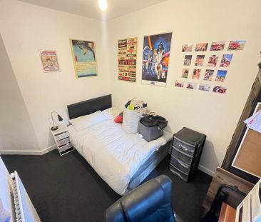 4 bedroom terraced house to rent - Photo 1