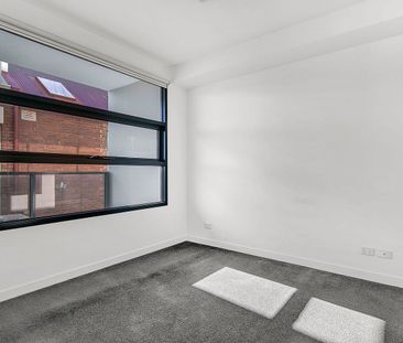 Spacious, low maintenance living - Photo 5