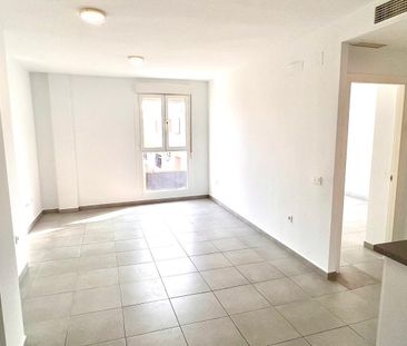 Apartamento planta baja en alquiler en Malaga - Photo 2