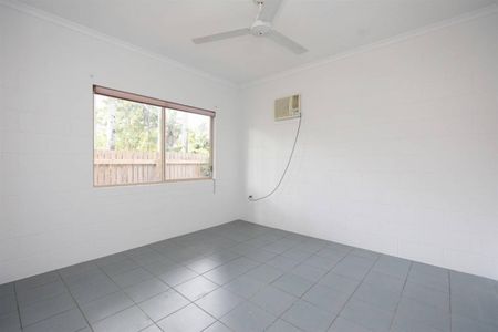 3 Bedroom Air Conditioned Home - Fully Fenced - Photo 5