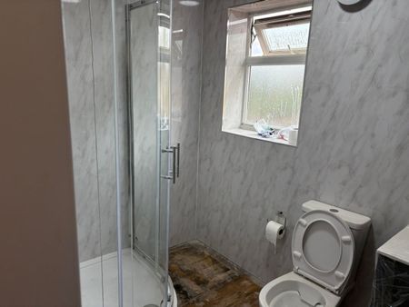 Room in a Shared Flat, Nottingham Road, NG7 - Photo 2