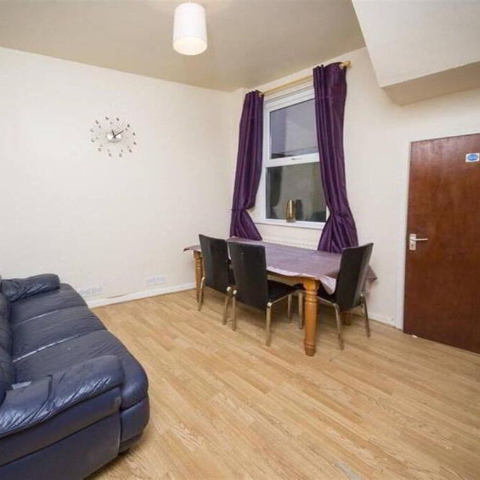 Room 3, 2 Belgravia Avenue, Belfast, BT9 7BJ - Photo 1