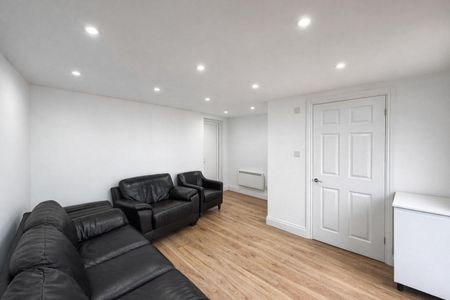3 bedroom House To Let - Photo 5