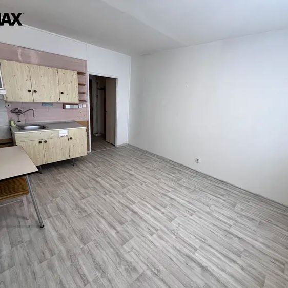 Pronájem bytu 2+kk s balkonem ul. Za Kult. domem, Kamenice nad Lipou - Photo 1