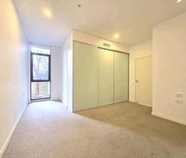 Modern 2 Bedroom Apartment In the heart of Ryde - Photo 3