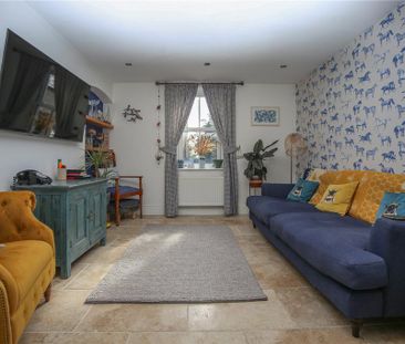 4 bedroom detached house to rent - Photo 2