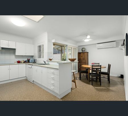 2/80 Morgan Street, Merewether, NSW 2291 - Photo 4