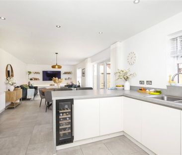 Stylish and contemporary five bedroom, three bathroom property in t... - Photo 1