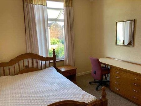 Manners Road, Southsea, Portsmouth, PO4 - Photo 4