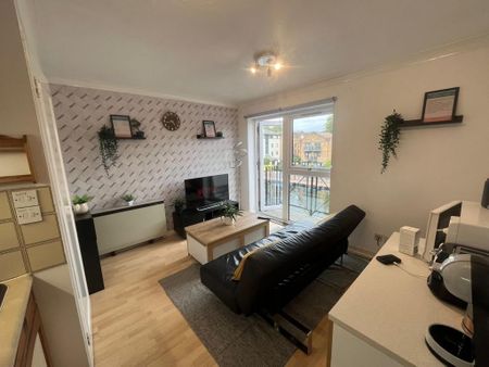 1 Bed Flat, Whiteadder Way, E14 - Photo 3