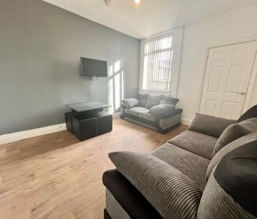 4 bedroom terraced house to rent - Photo 2