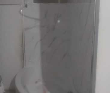 Room in a Shared House, Charlton Road, SE3 - Photo 6