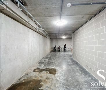 Ruim 2 slaapkamer appartement met tuin te centrum Knesselare! - Photo 3