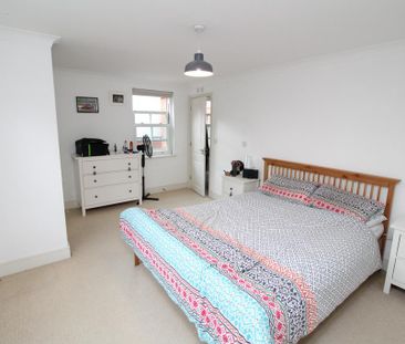 2 bedroom ground floor maisonette to rent - Photo 2