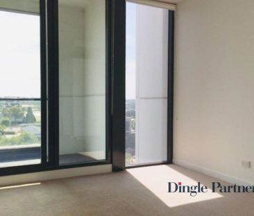 Light-Filled 1-Bedroom Apartment in Prime Box Hill Location - Photo 5