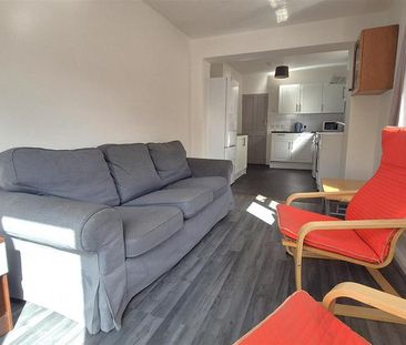 4 bedroom terraced house to rent - Photo 4