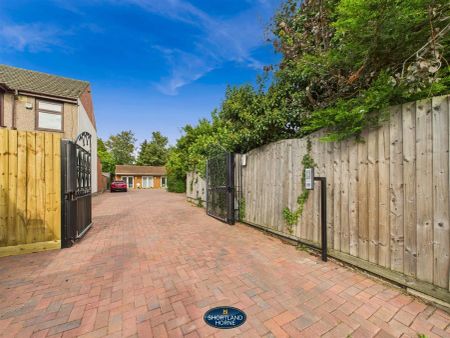 Selbourne Court, Bulls Head Lane, Coventry - Photo 3