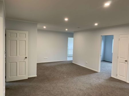 2 Bedroom downstairs unit for rent - Photo 4