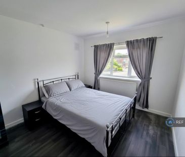 3 bedroom semi-detached house to rent - Photo 6