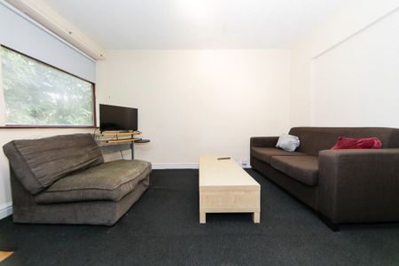 Kelso Gardens, Hyde Park, Leeds - Photo 3