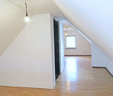 Dachgeschosswohnung mit Extras! - Foto 1