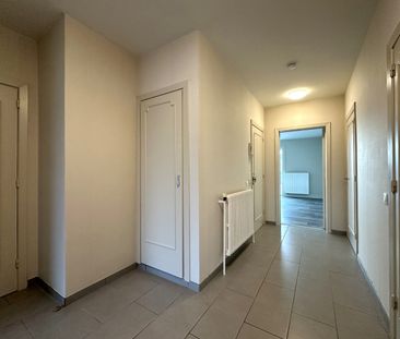 Lichtrijk appartement met drie slaapkamers - Photo 1