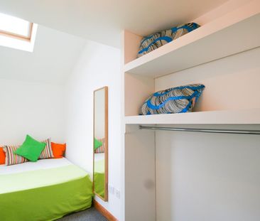 7 Bed Terraced House, Moseley Road, M14 - Photo 2