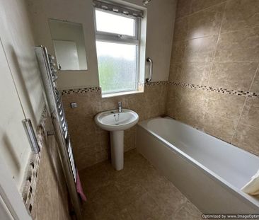 3 bedroom semi-detached house to rent - Photo 6