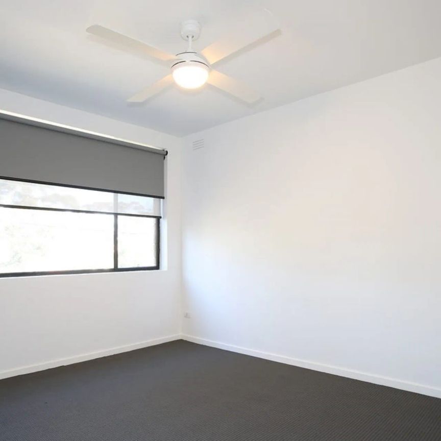 2 Bedroom Modern Unit - Photo 1