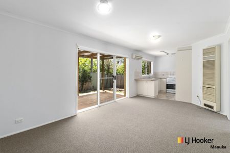 12b Eggleston Crescent, Chifley ACT 2606 - House For Rent | Domain - Photo 4