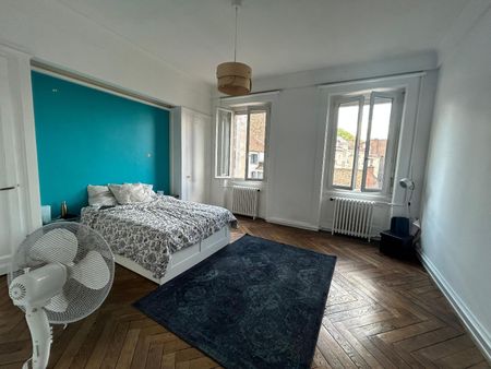 Location Appartement 7 pièces 218m² ST ETIENNE 42000 - Photo 4