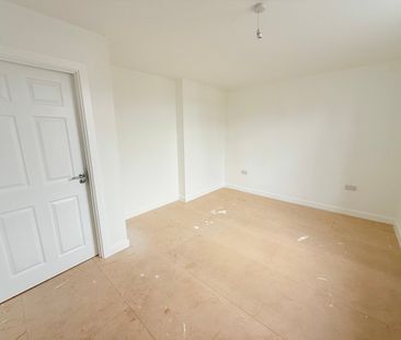 Sherborne Road, Yeovil, Somerset - Photo 3