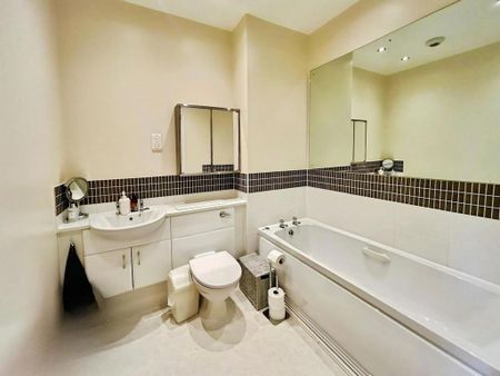 2 bedroom flat to rent - Photo 4
