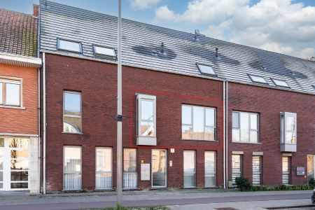 APPARTEMENT OP DE EERSTE VERDIEPING MET TERRAS EN AUTOSTAANPLAATS - Foto 3