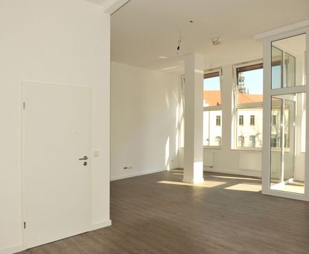 Coole, City-Wohnung, in zentralster Lage mit Einbauküche und Loggia! - Foto 2