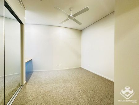 BRAND NEW LUXURY 2 BED UNIT ready to move in - Photo 2