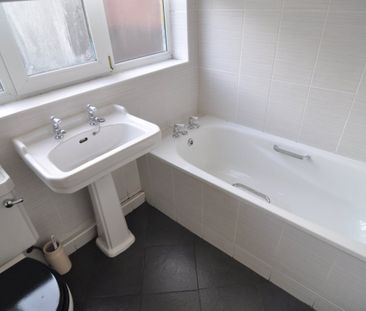 3 bed Terraced - To Let - Photo 3