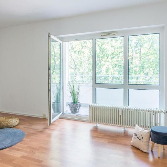 Modernisierte 2-Raum-Wohnung mit Balkon - Photo 1