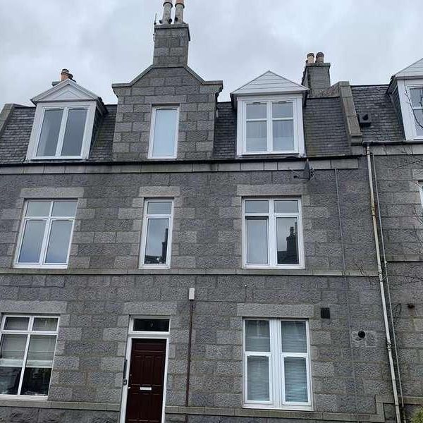 Pitstruan Place, Top Right, AB10 - Photo 1