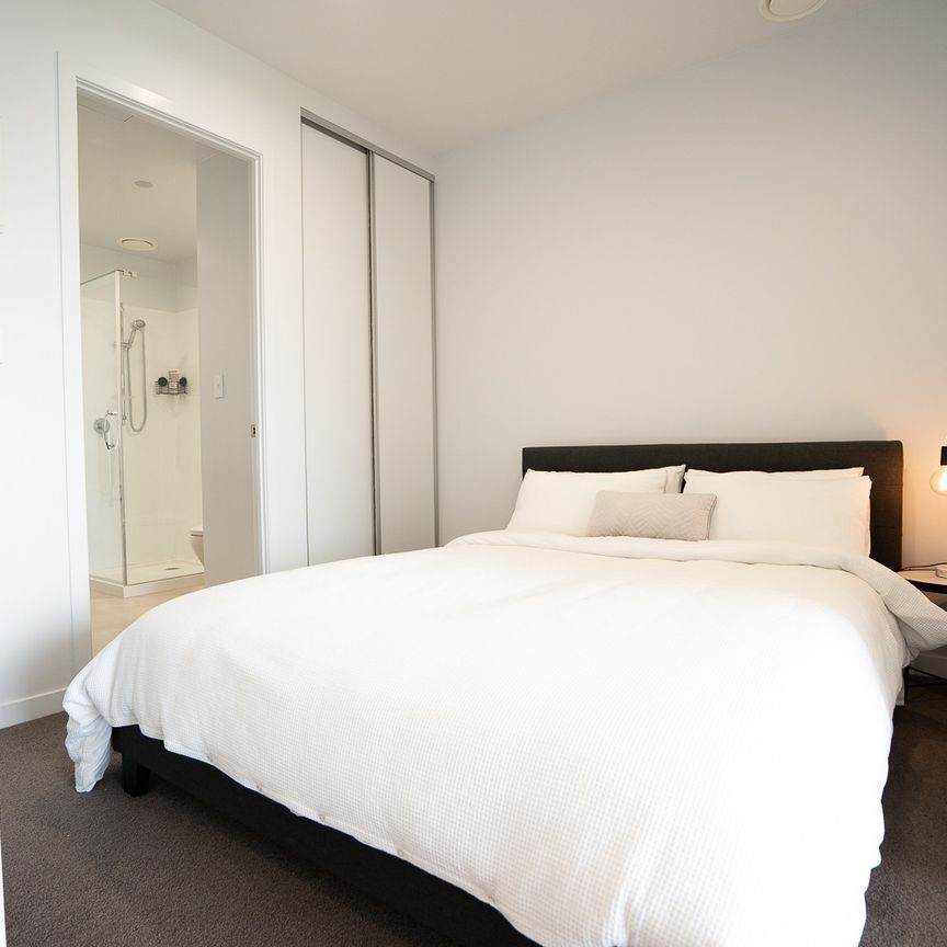 Easy Living - Photo 1