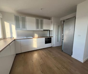 Location Appartement 4 pièces 82m² ROUEN 76100 - Photo 2